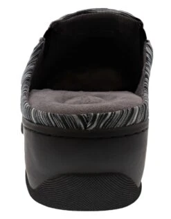 Softwalk Women's Narrow Width Slip On Clogs -Shoes City Shop 50272 7d15f1cf 781b 4b93 b7a5 f130a44923ae